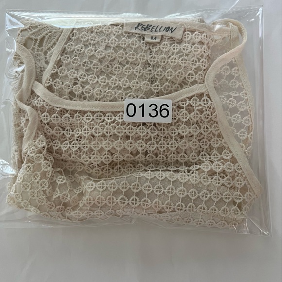 REBELLION LACE T-BACK TOP COLOR CREAM SIZE M BUST 17” LENGTH 21.5”. - Picture 11 of 11